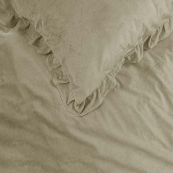 Velvet Ruffles Iced Coffee 200 x 220