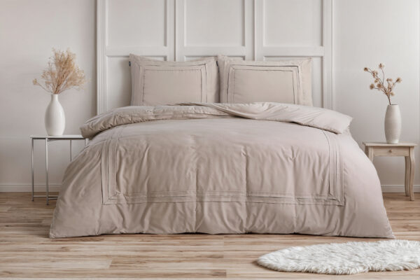 Tailored Taupe 200 x 200/220