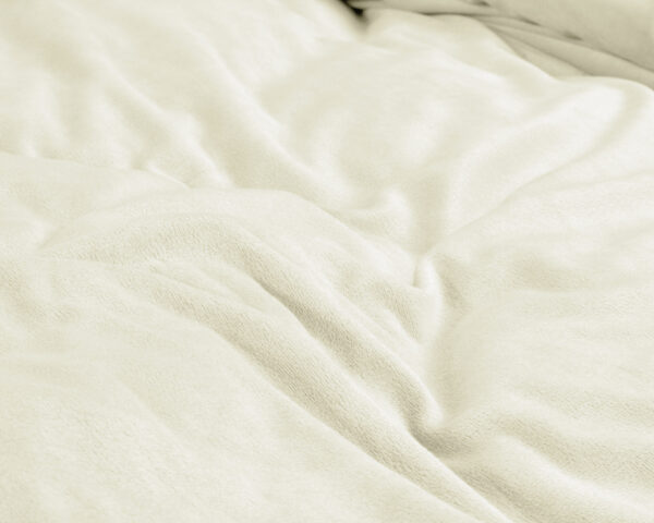 Sleeptime Velvet Uni Dekbedovertrek Creme 240 x 220 cm - Afbeelding 5