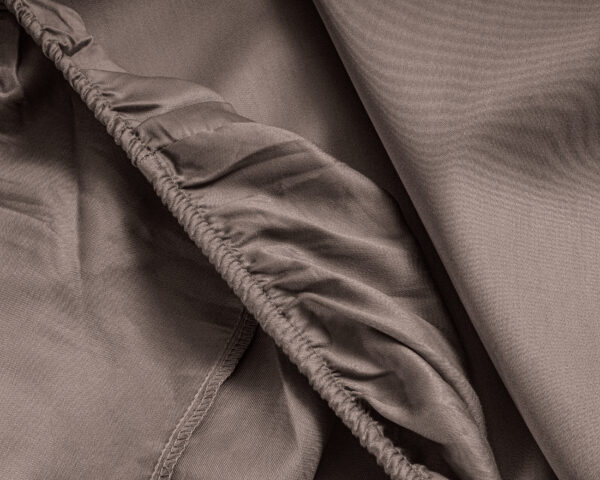 Primaviera Deluxe Topper Satijn Hoeslaken Taupe 90 x 220 cm - Afbeelding 5