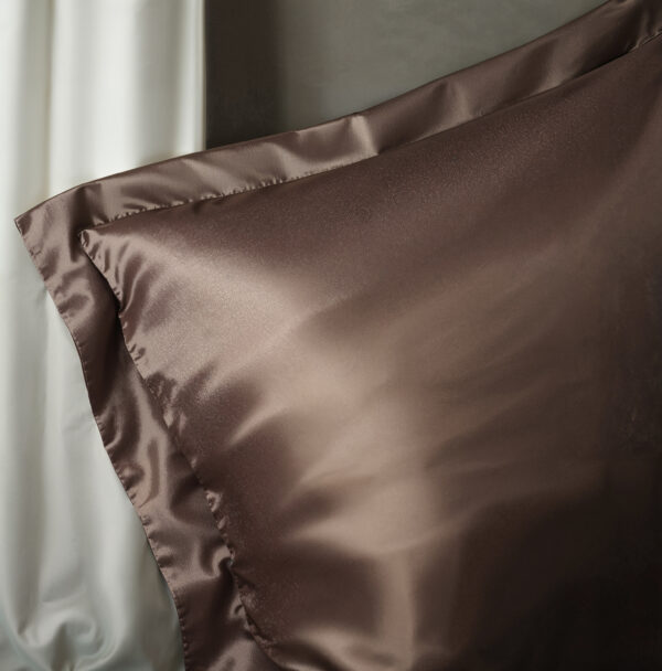 Sleeptime Glossy Bruin 200 x 220 cm - Afbeelding 4