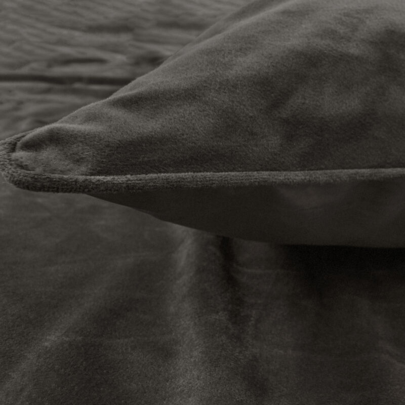 Velvet Piping Deep Taupe 240 x 220 Sleeptime